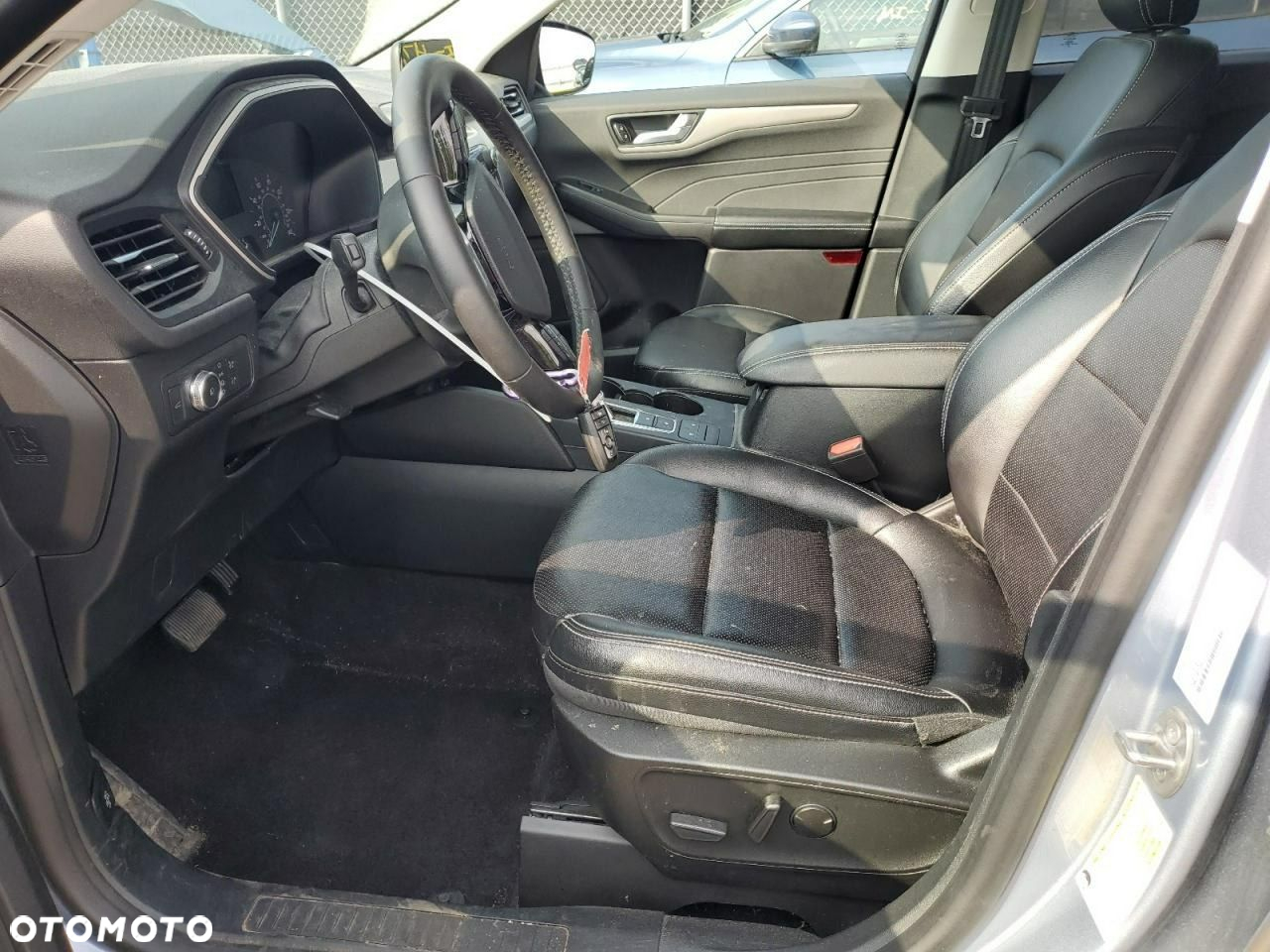 Ford Kuga - 8