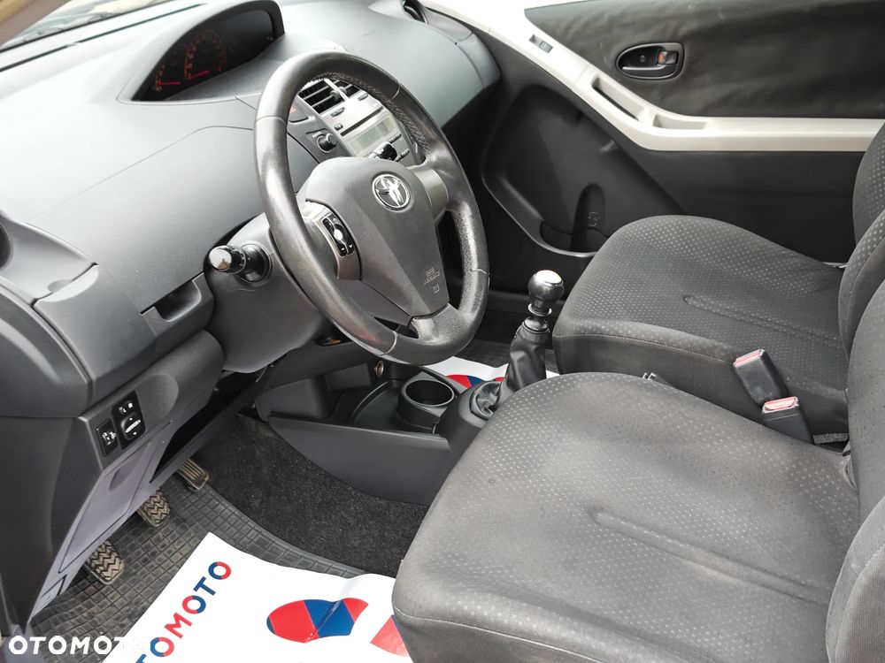 Toyota Yaris 1.33 Dynamic - 7