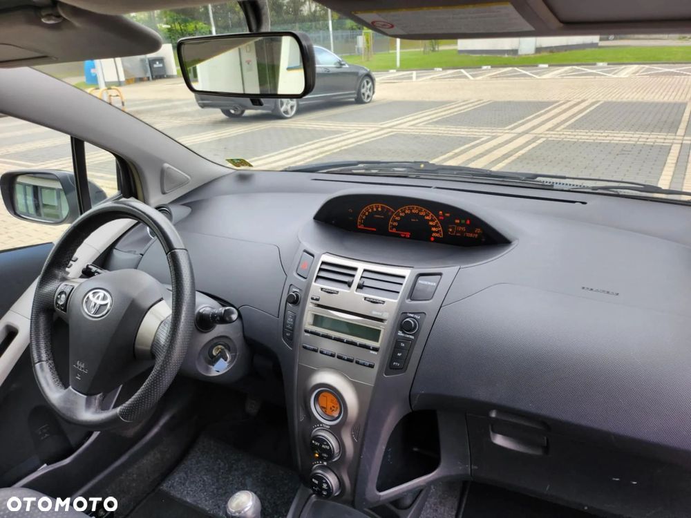 Toyota Yaris 1.33 VVT-i Sol - 7