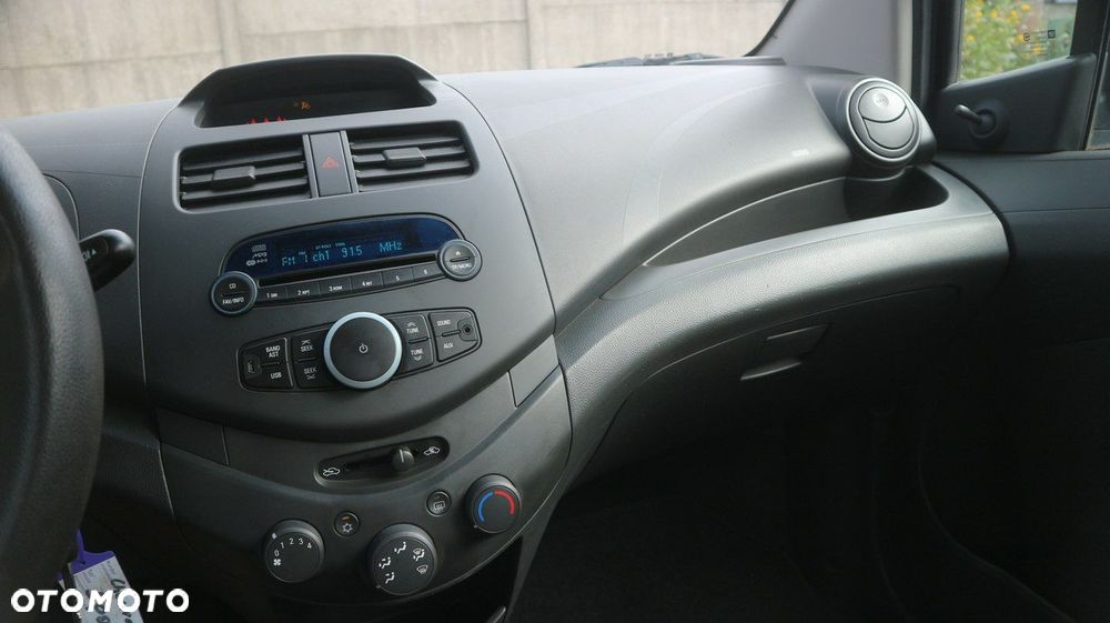 Chevrolet Spark 1.0 Base - 22