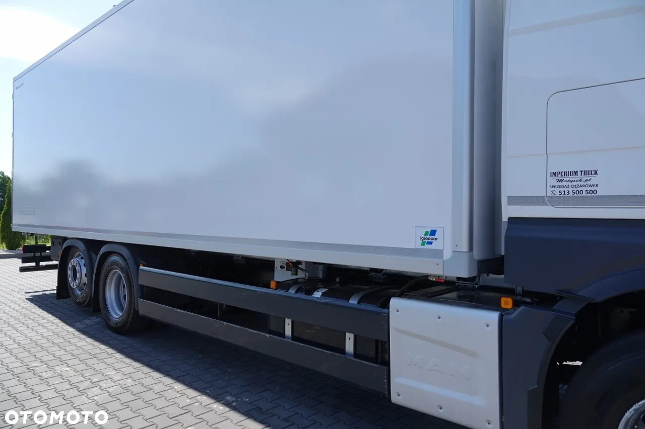 MAN TGX 26.520 / 6x2 / CHŁODNIA -8,6 M / AGREGAT THERMO KING T-1000R / 2025 R / OŚ PODNOSZONA / FABRYCZNIE NOWY - 13
