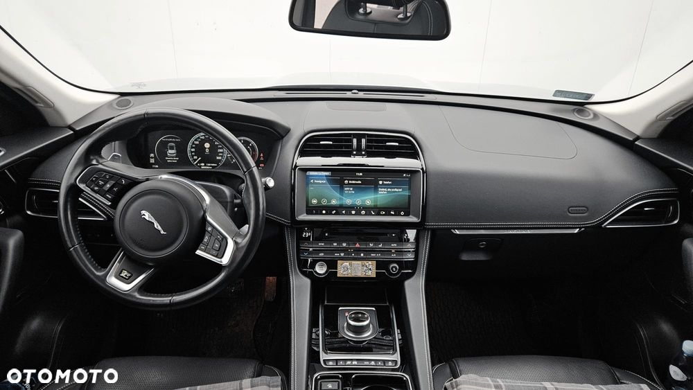 Jaguar F-Pace 2.0 i4D AWD R-Sport - 15