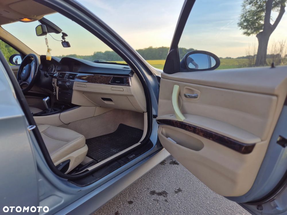 BMW Seria 3 320d - 15