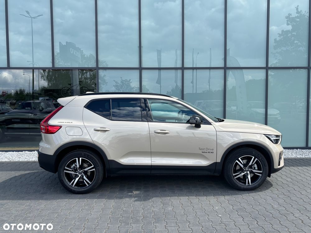 Volvo XC 40 B3 Plus Dark - 5