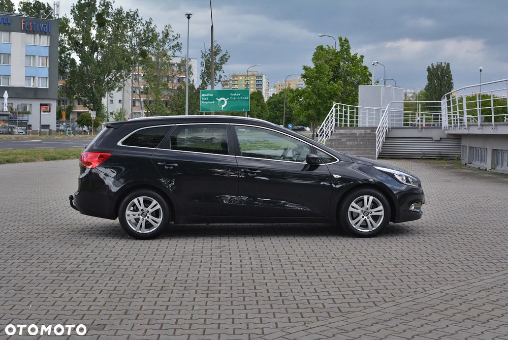 Kia Ceed 1.6 GDI Dream Team Edition - 8