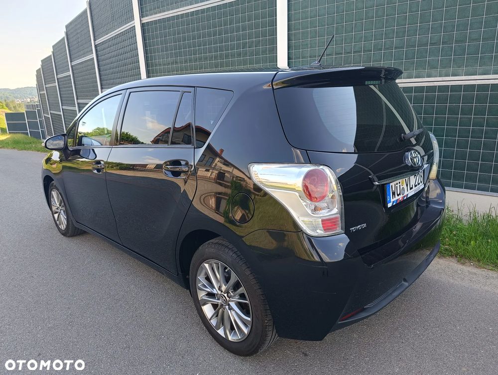 Toyota Verso 1.6 Premium - 11