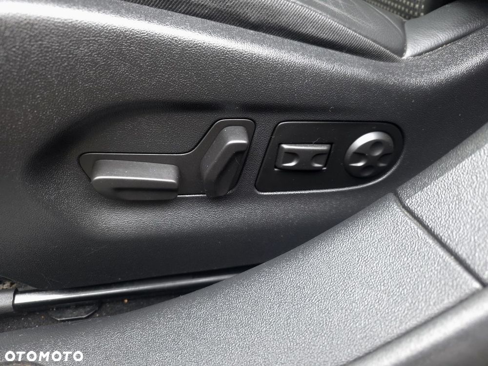 Citroën C5 2.0 HDi Exclusive - 23