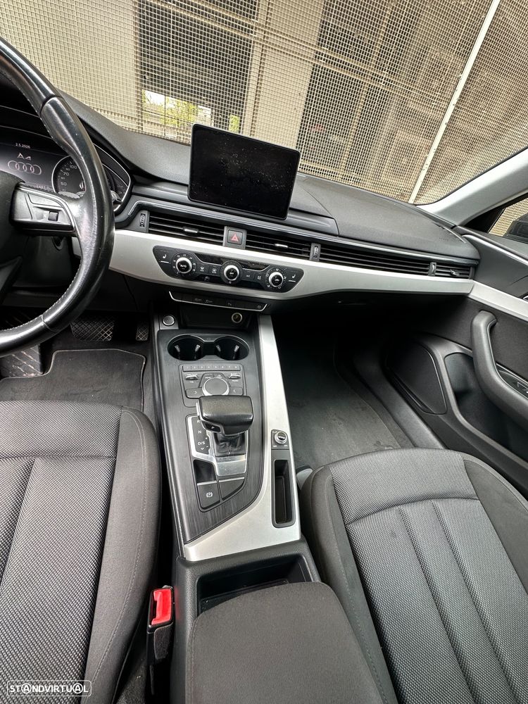 Audi A4 Avant 2.0 TDI Advance S tronic - 9
