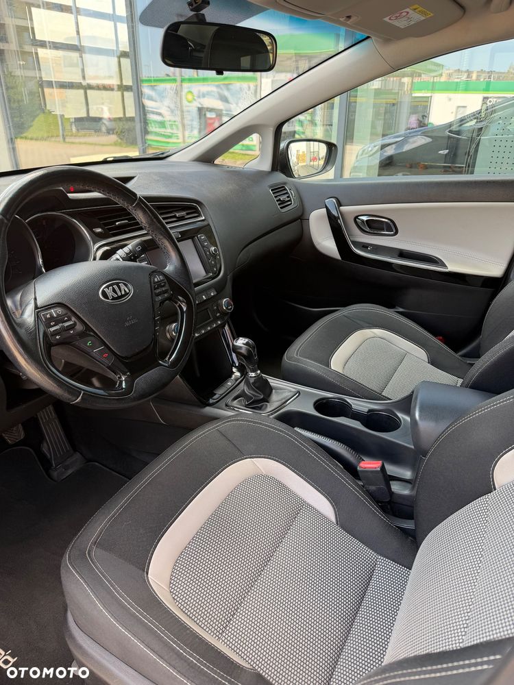 Kia Ceed 1.6 CRDi 136 ISG Spirit - 14