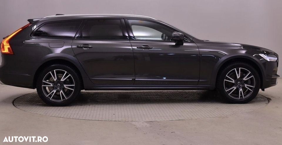 Volvo V90 D5 AWD - 7