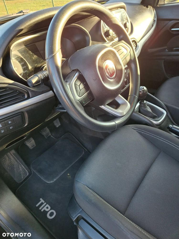 Fiat Tipo 1.4 T-Jet 16v Street - 14