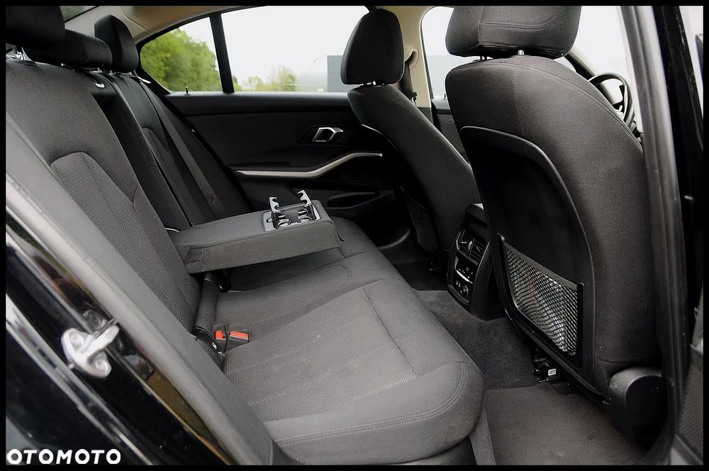 BMW Seria 3 320i - 28