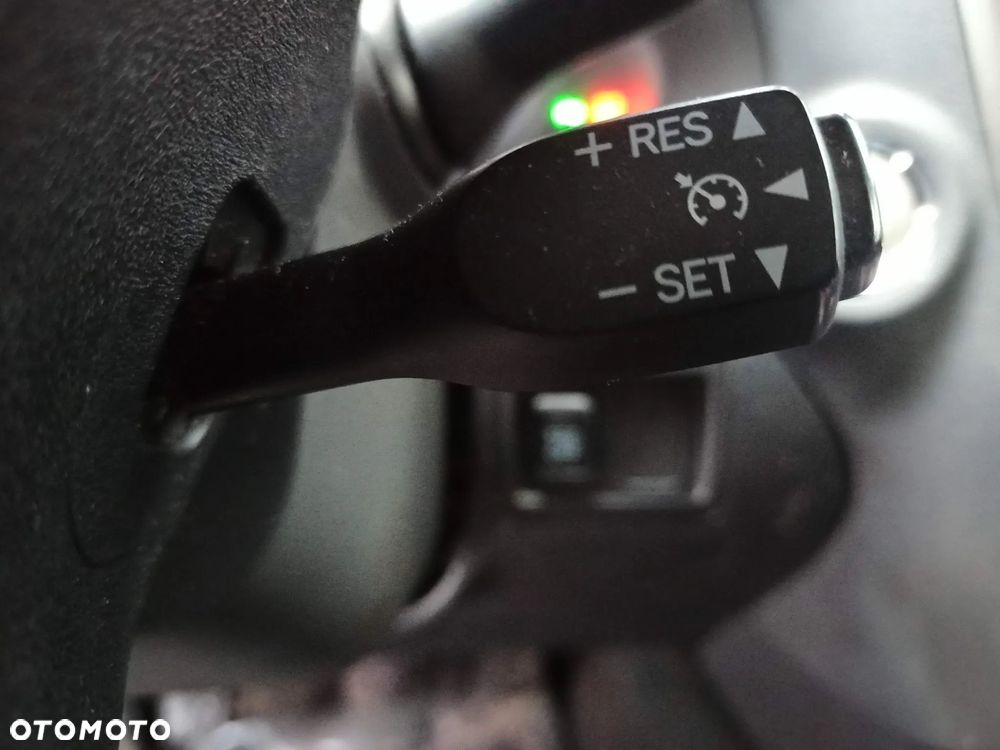 Lexus IS 220 D Prestige - 13