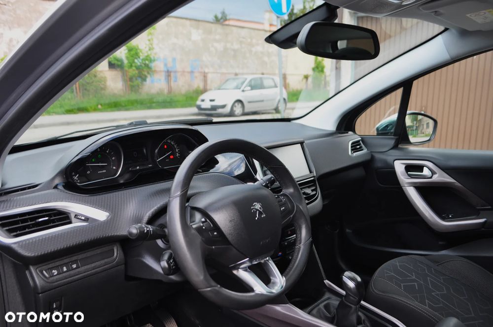 Peugeot 2008 BlueHDi 100 STOP & START Allure - 12