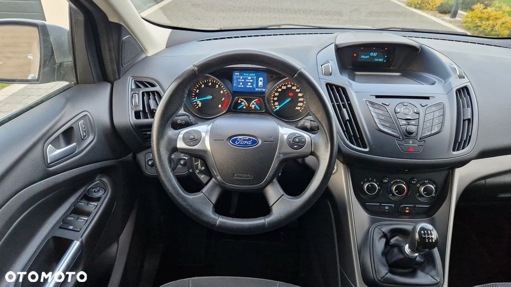 Ford Kuga 1.6 EcoBoost 2x4 Titanium - 10