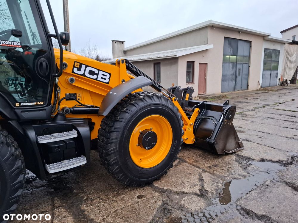 JCB 4CX - 26