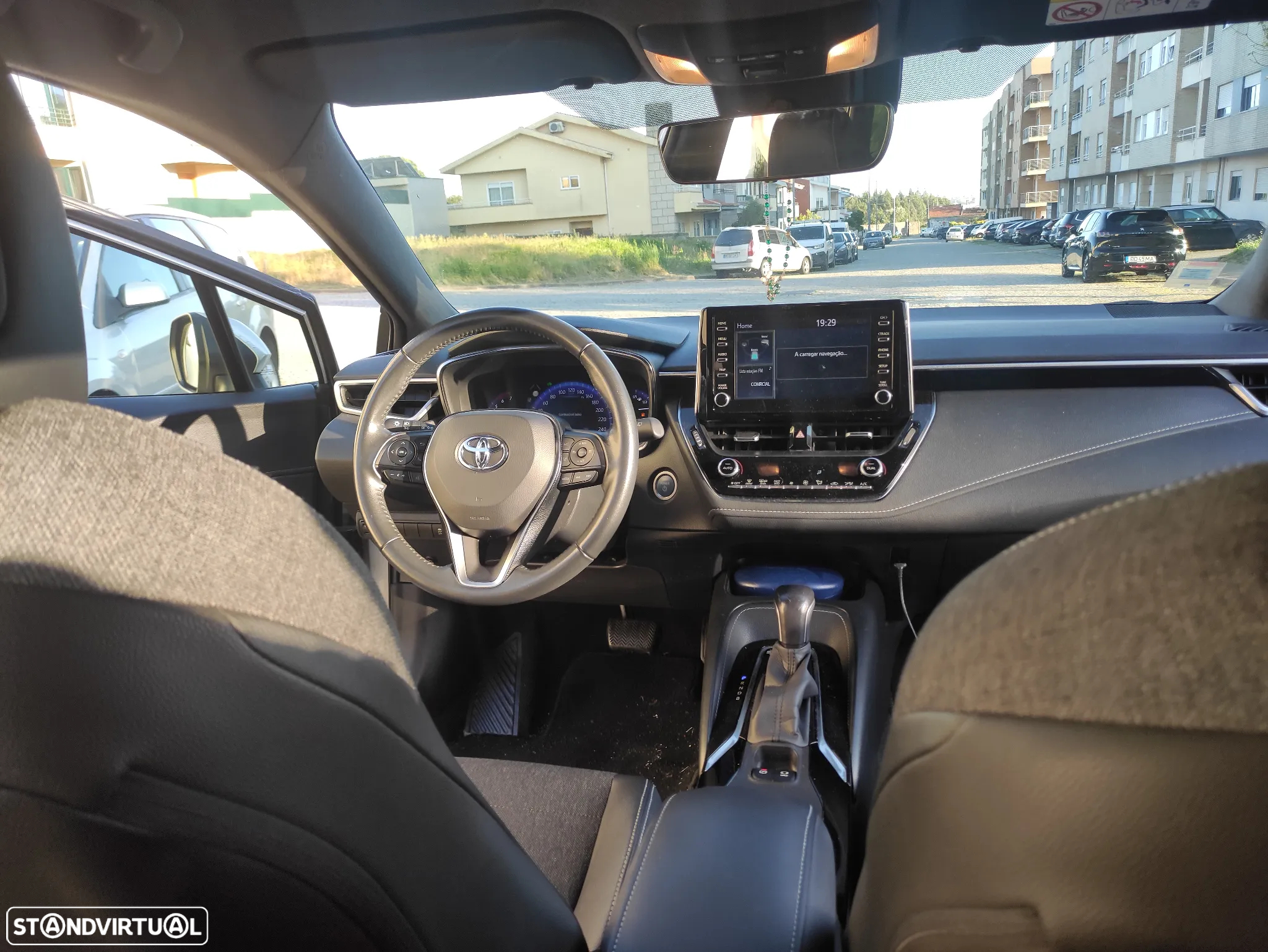Toyota Corolla Touring Sports 1.8 Hybrid Comfort+P.Sport - 9