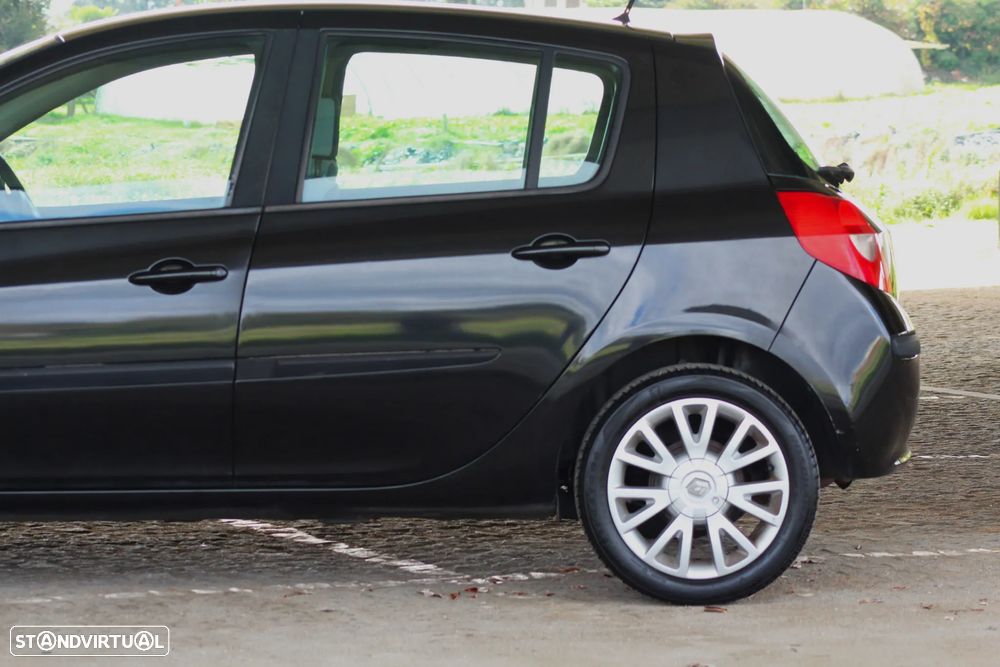 Renault Clio 1.2 16V Rip Curl II - 13