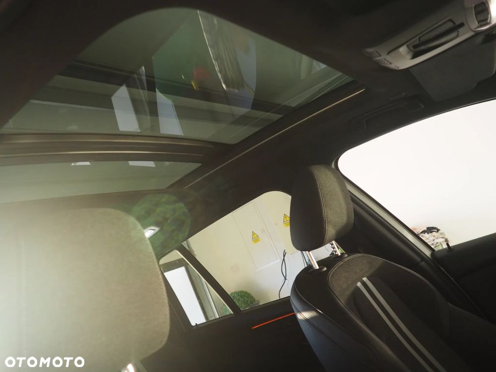 BMW Seria 2 218d M Sport - 34