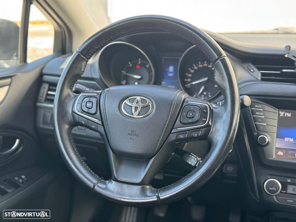 Toyota Avensis SW 2.0 D-4D Luxury+Navi - 31