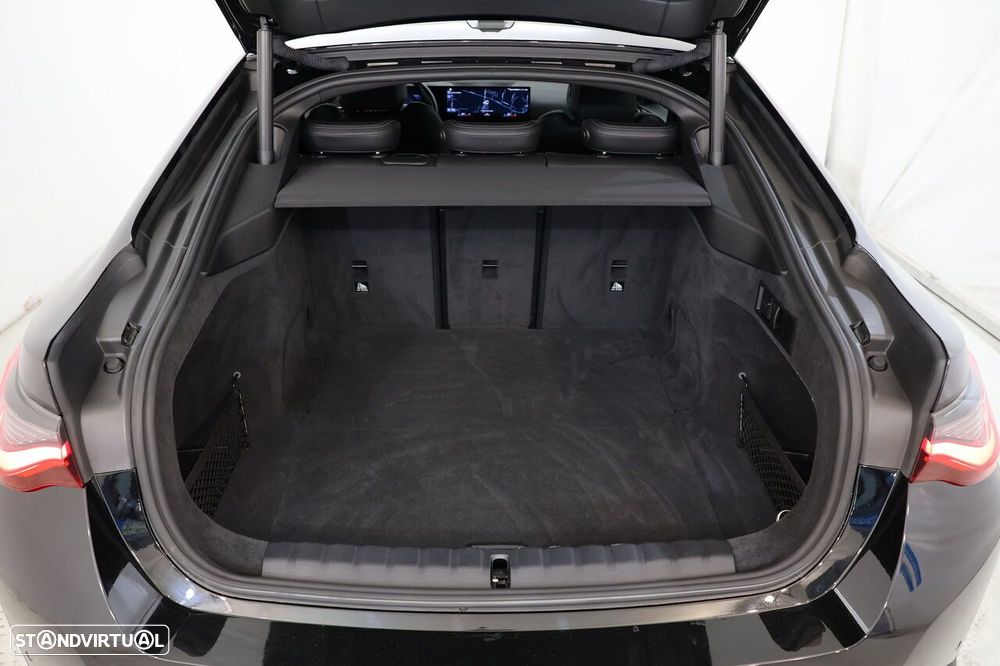 BMW i4 eDrive40 - 36