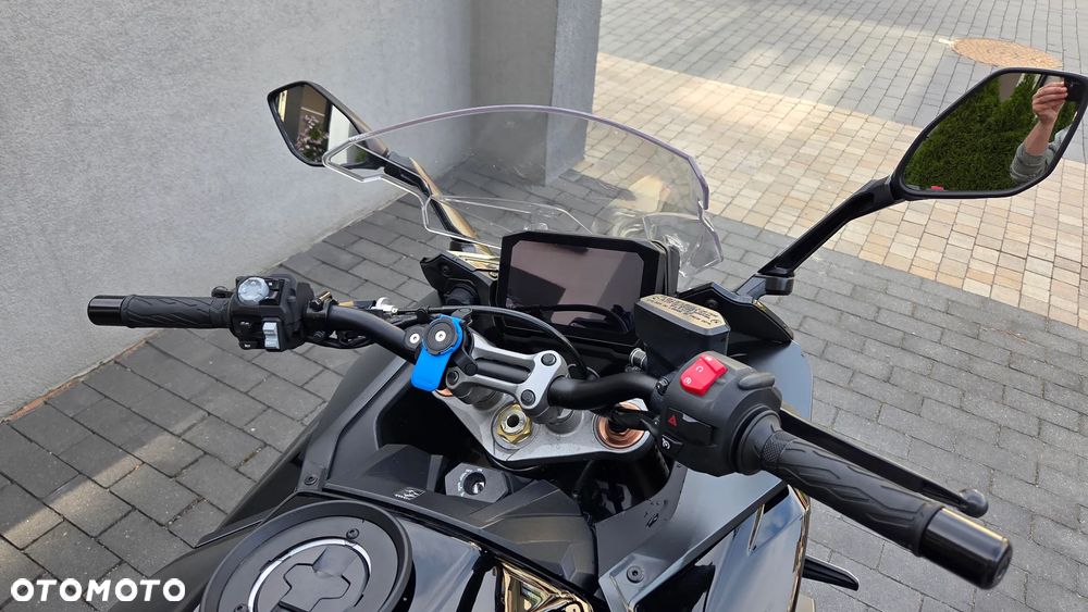 Suzuki GSX 1000 - 11