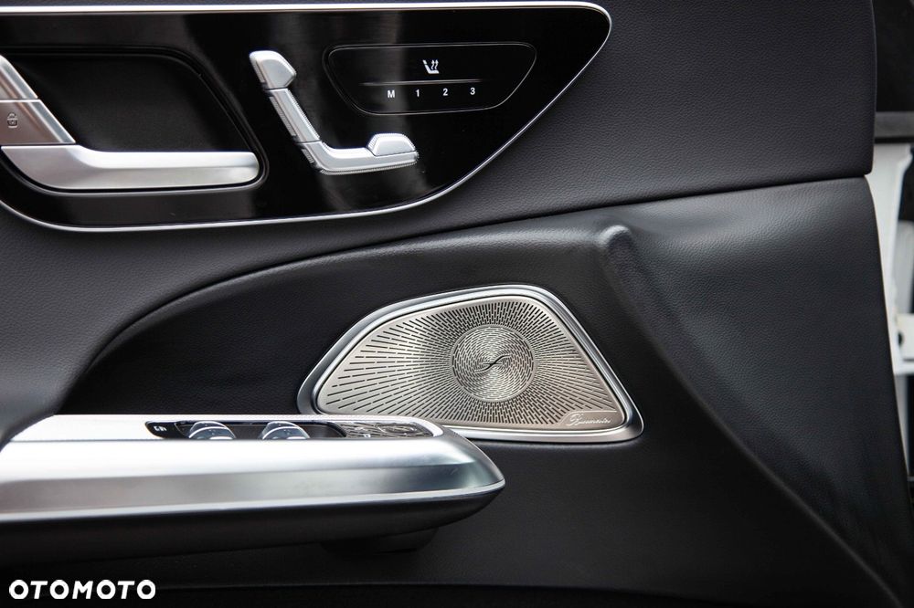 Mercedes-Benz Klasa E 300 de 4-Matic AMG - 16