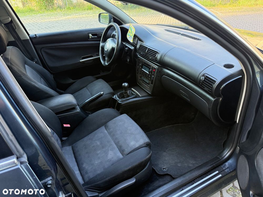 Volkswagen Passat 1.9 TDI Exclusive - 9