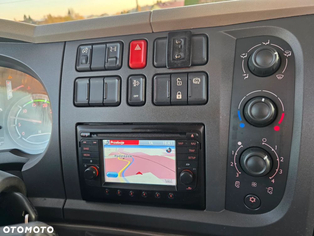 DAF LF 210 Hakowiec 2015 SKIBICKI E6 11990kg KP7 hak gruz śmieci budowlane kontener do hakowca - 33