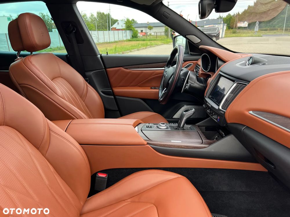 Maserati Levante Q4 GranLusso - 18