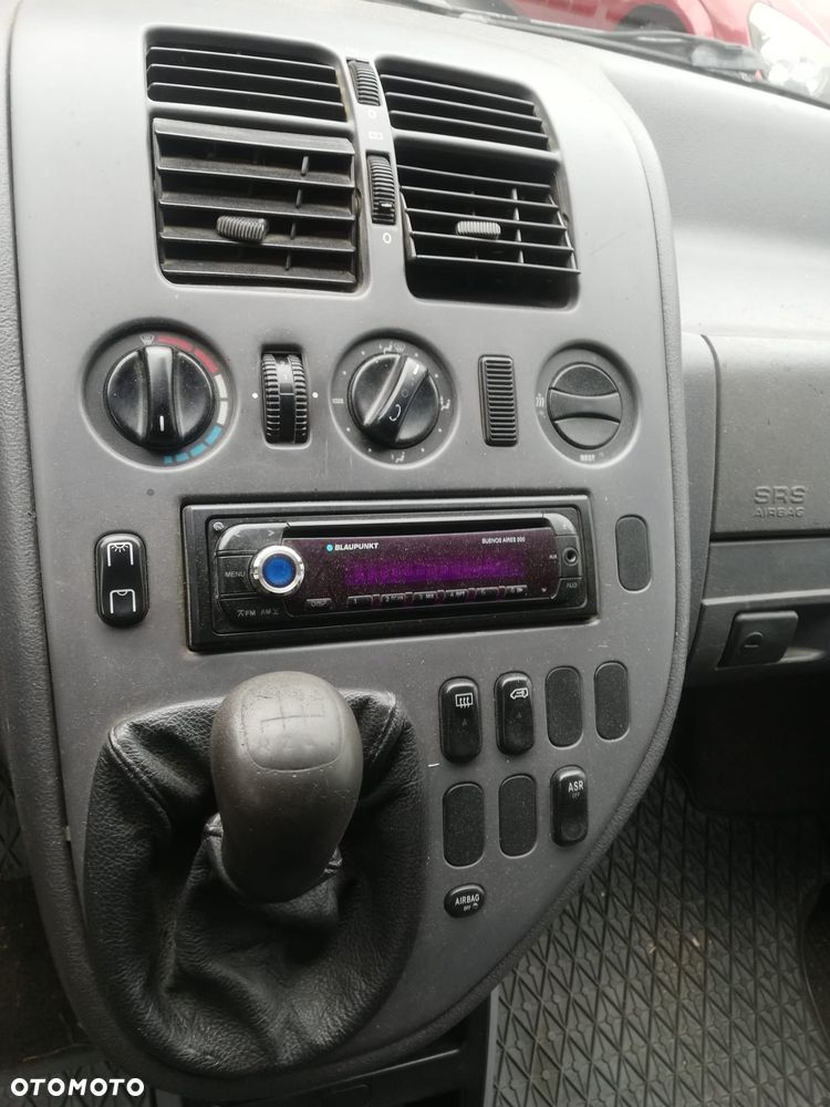 Mercedes-Benz Vito - 24