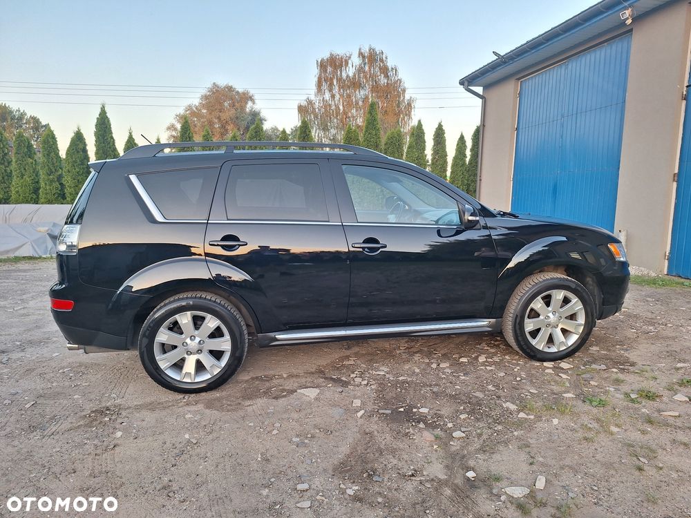 Mitsubishi Outlander - 12