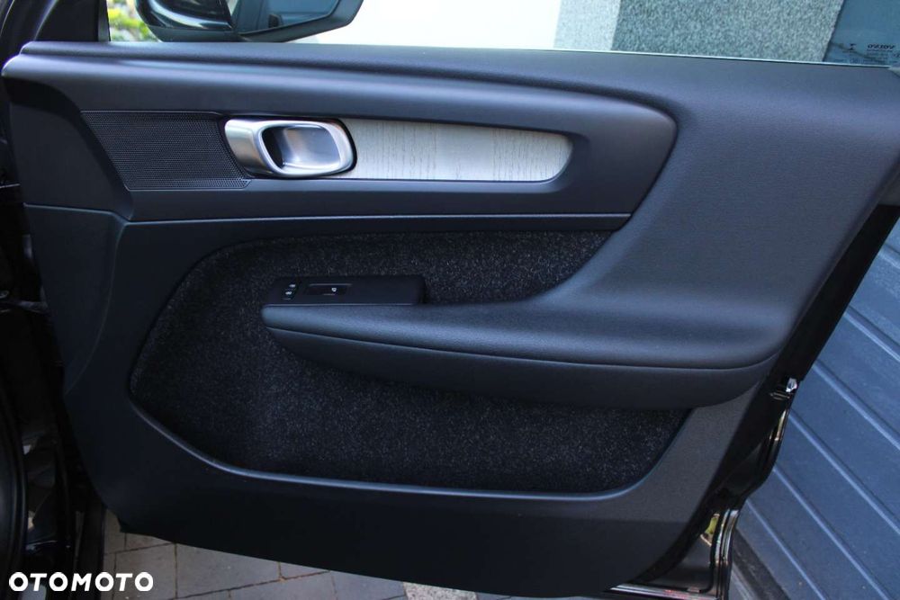 Volvo XC 40 - 30