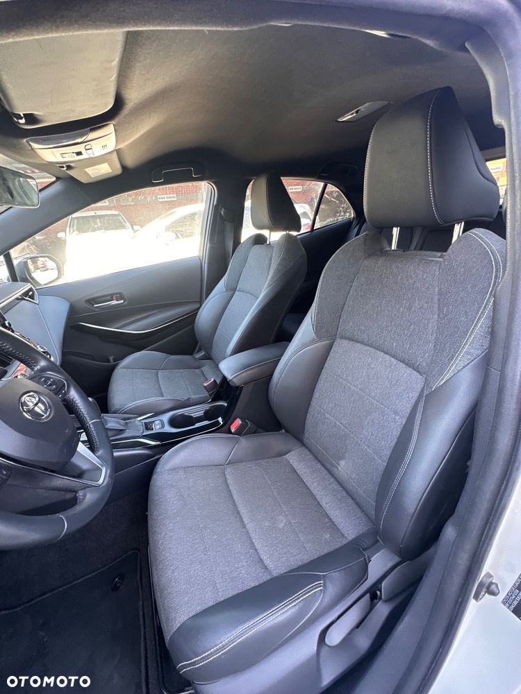 Toyota Corolla - 11
