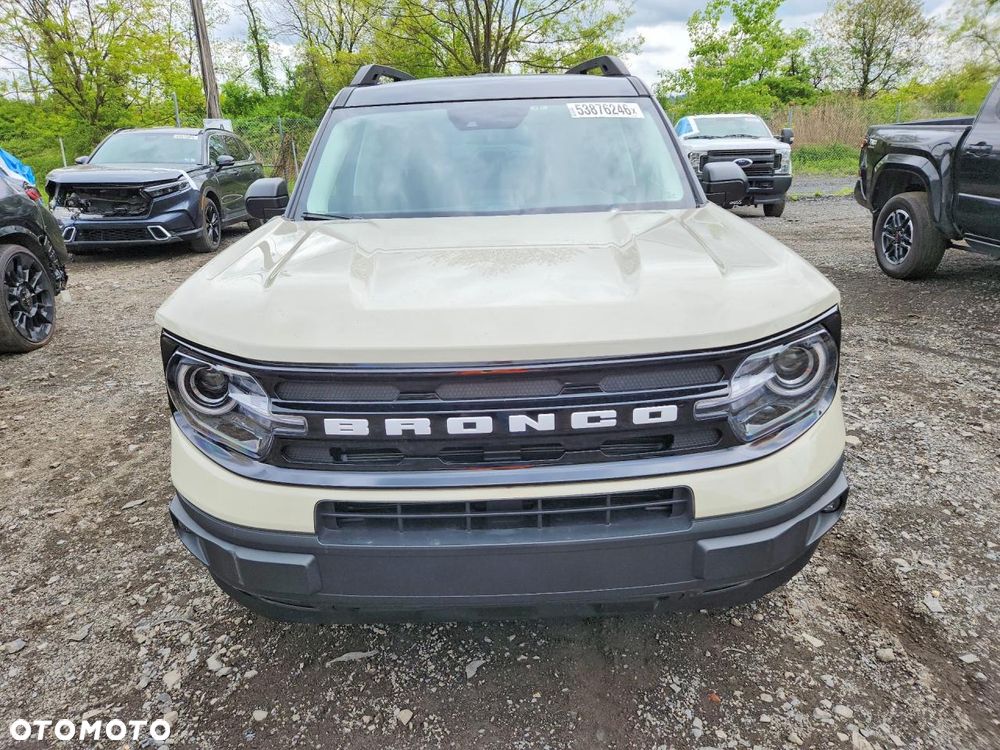 Ford Bronco - 6