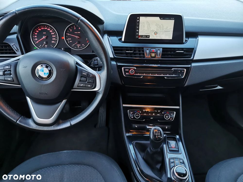 BMW Seria 2 216i Advantage - 14