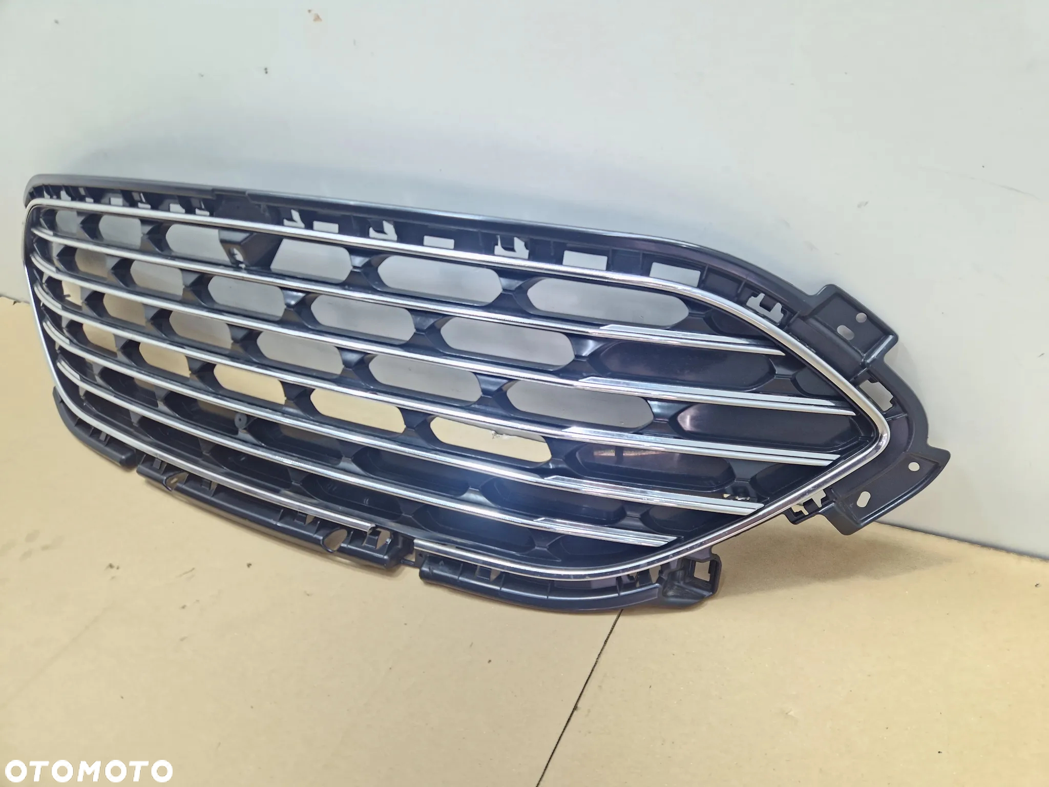 FORD KUGA MK3 III 2020- GRILL ATRAPA KRATKA LV4B-8200-GD - 2