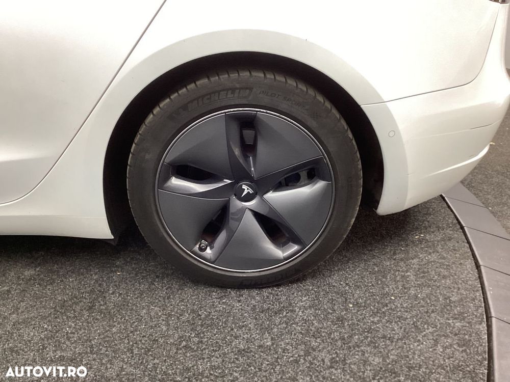 Tesla Model 3 - 17