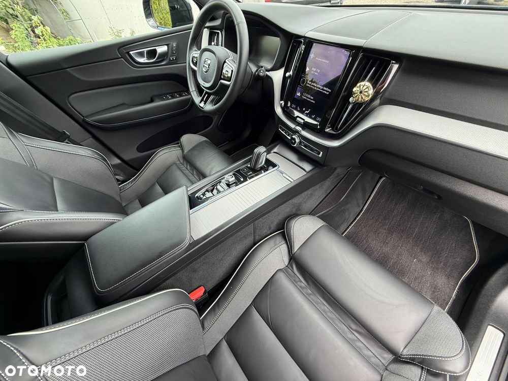 Volvo XC 60 B4 D AWD Geartronic RDesign - 22