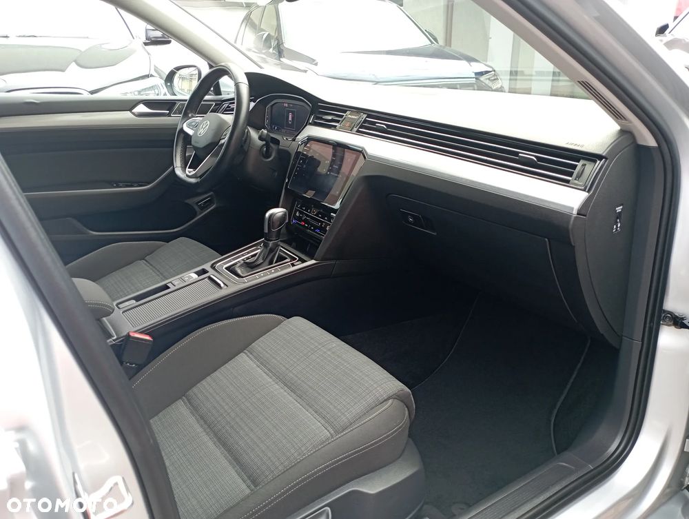 Volkswagen Passat Variant 2.0 TDI EVO Business DSG - 9