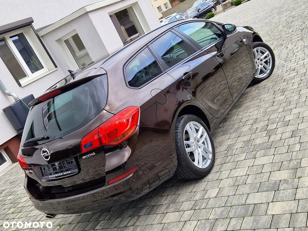 Opel Astra 1.4 Turbo 150 Jahre - 36