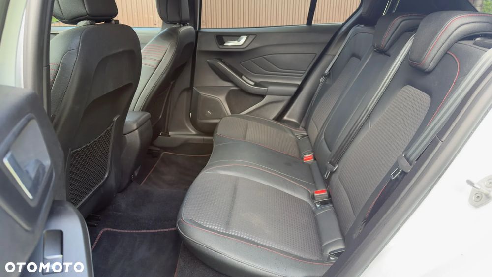 Ford Focus 1.0 EcoBoost mHEV ST-Line - 14