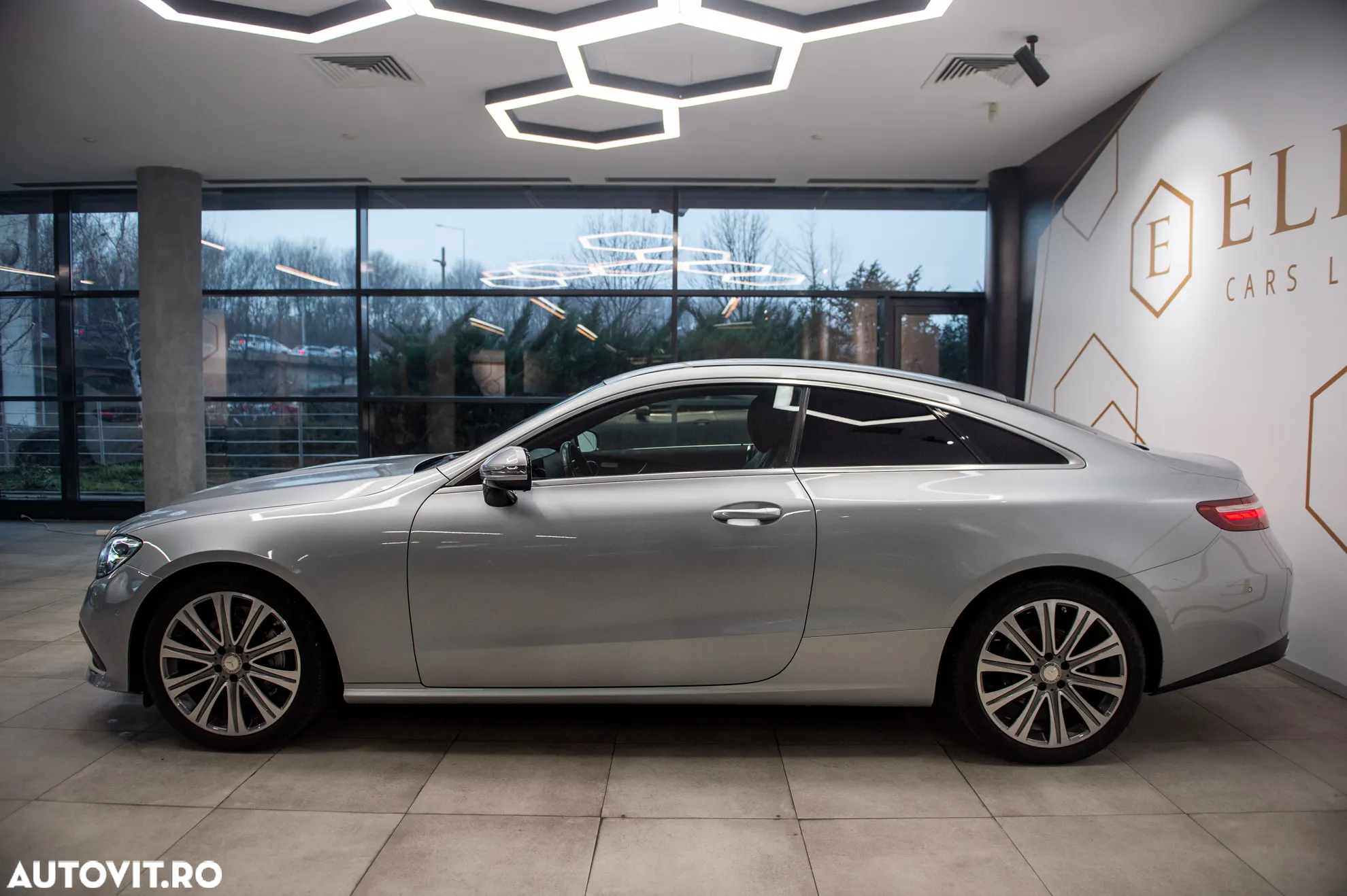 Mercedes-Benz E 220 d 9G-TRONIC Avantgarde - 4