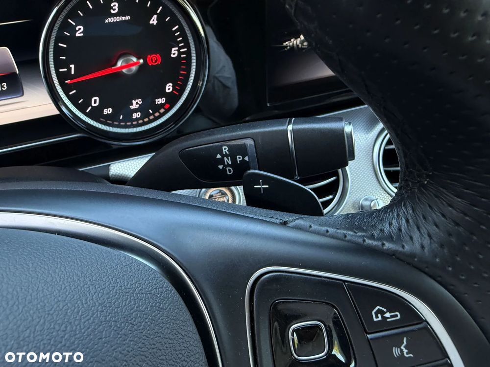 Mercedes-Benz Klasa E 220 d 9G-TRONIC - 26