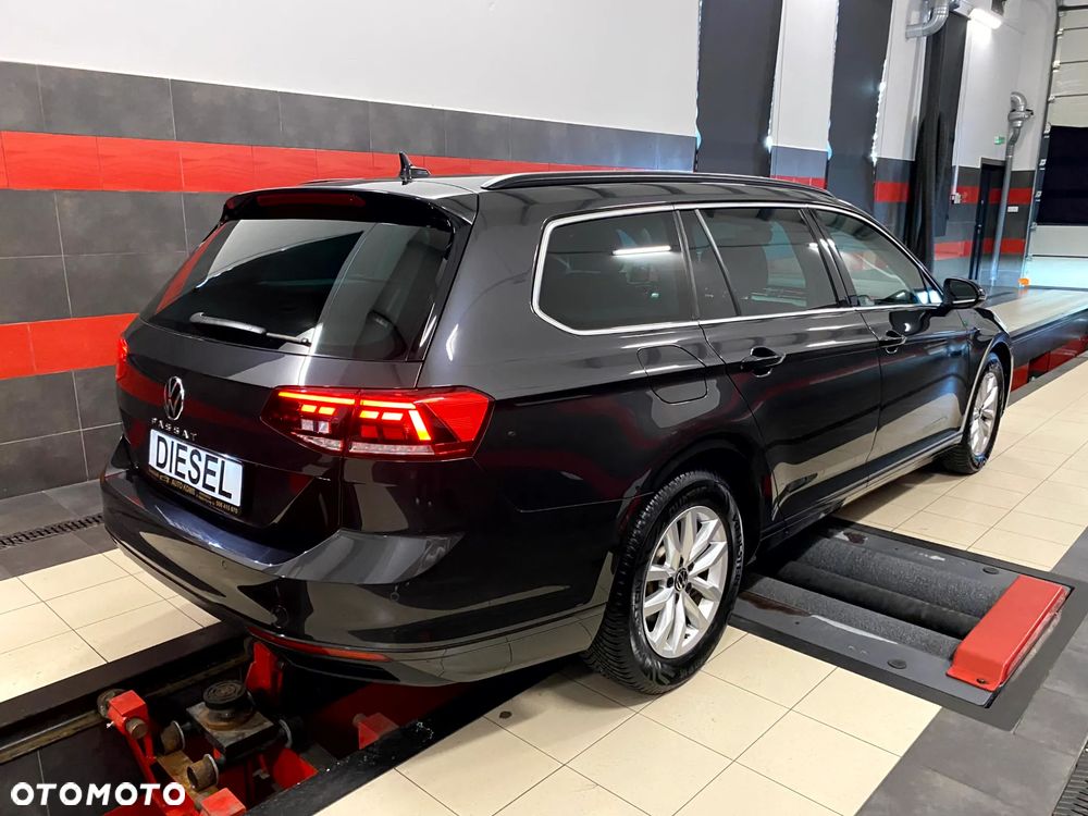 Volkswagen Passat 2.0 TDI EVO Elegance DSG - 8