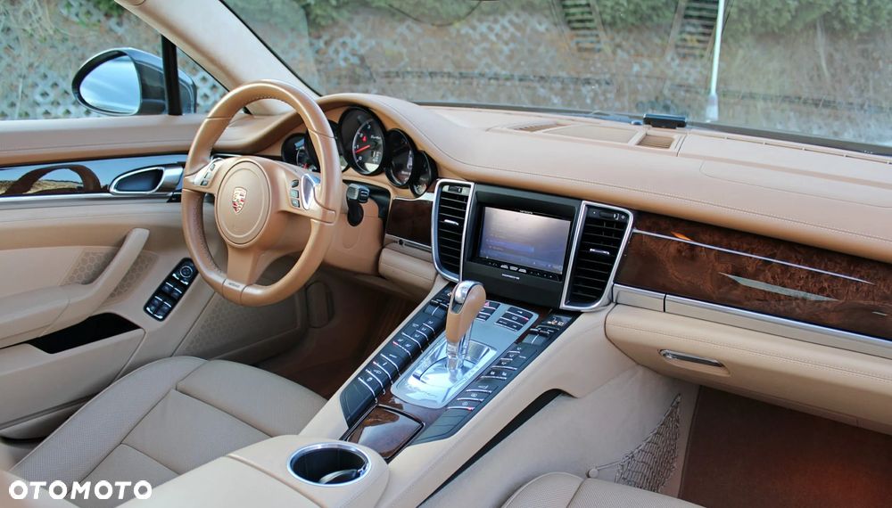 Porsche Panamera Turbo - 11