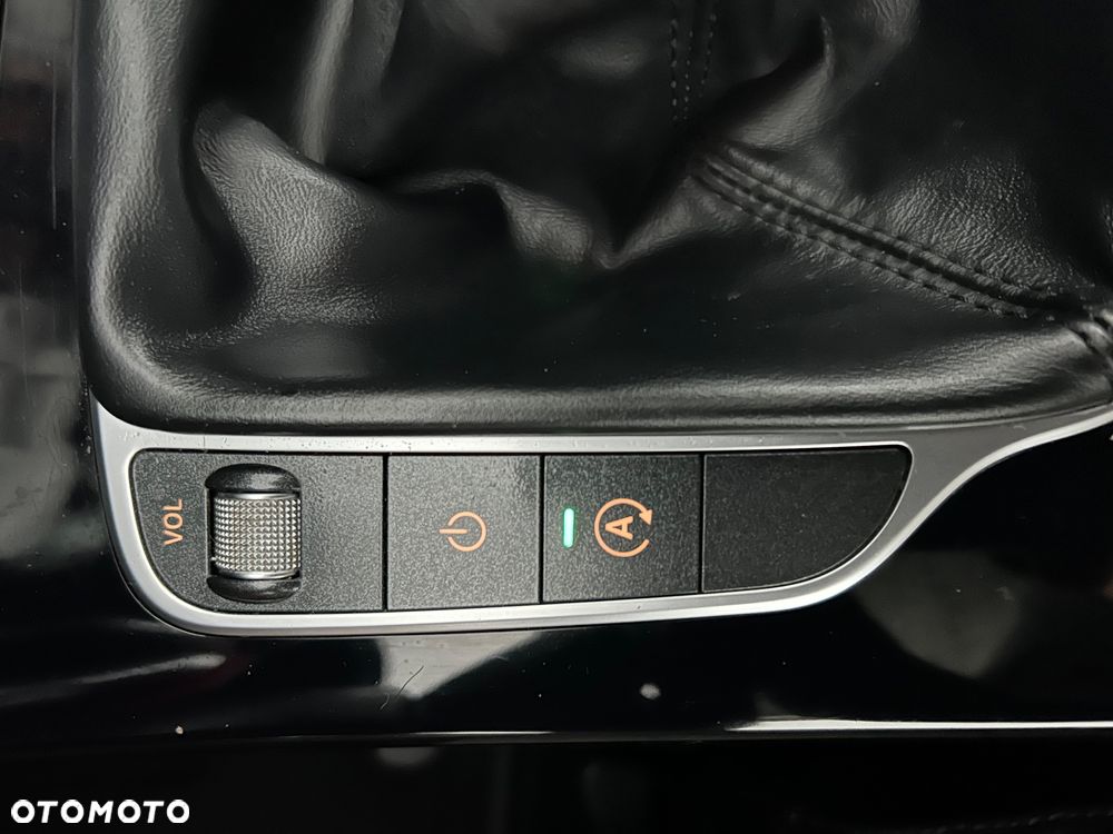 Mercedes-Benz Klasa C 200 (BlueTEC) d T Exclusive - 36