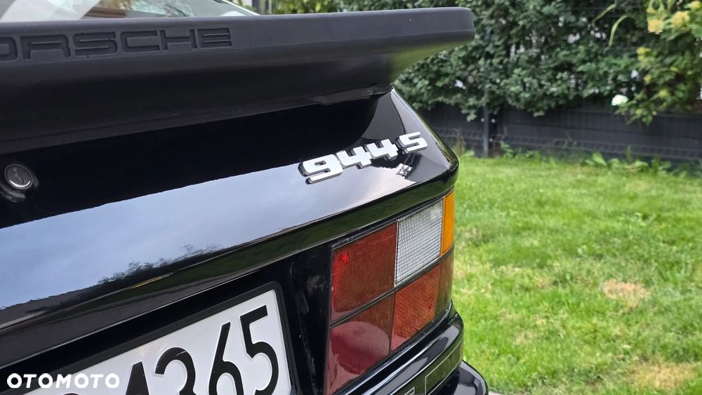Porsche 944 - 8
