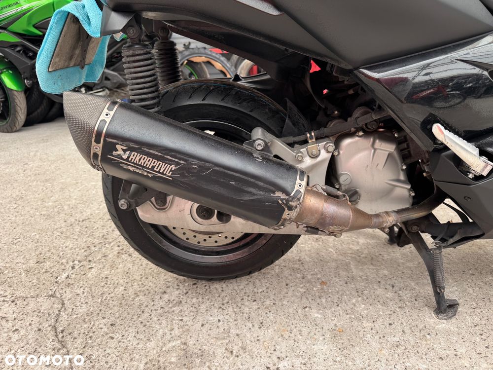 Yamaha X-max - 17