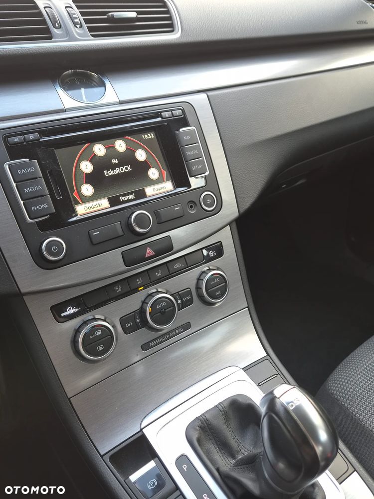 Volkswagen Passat 2.0 TDI Comfortline DSG - 17